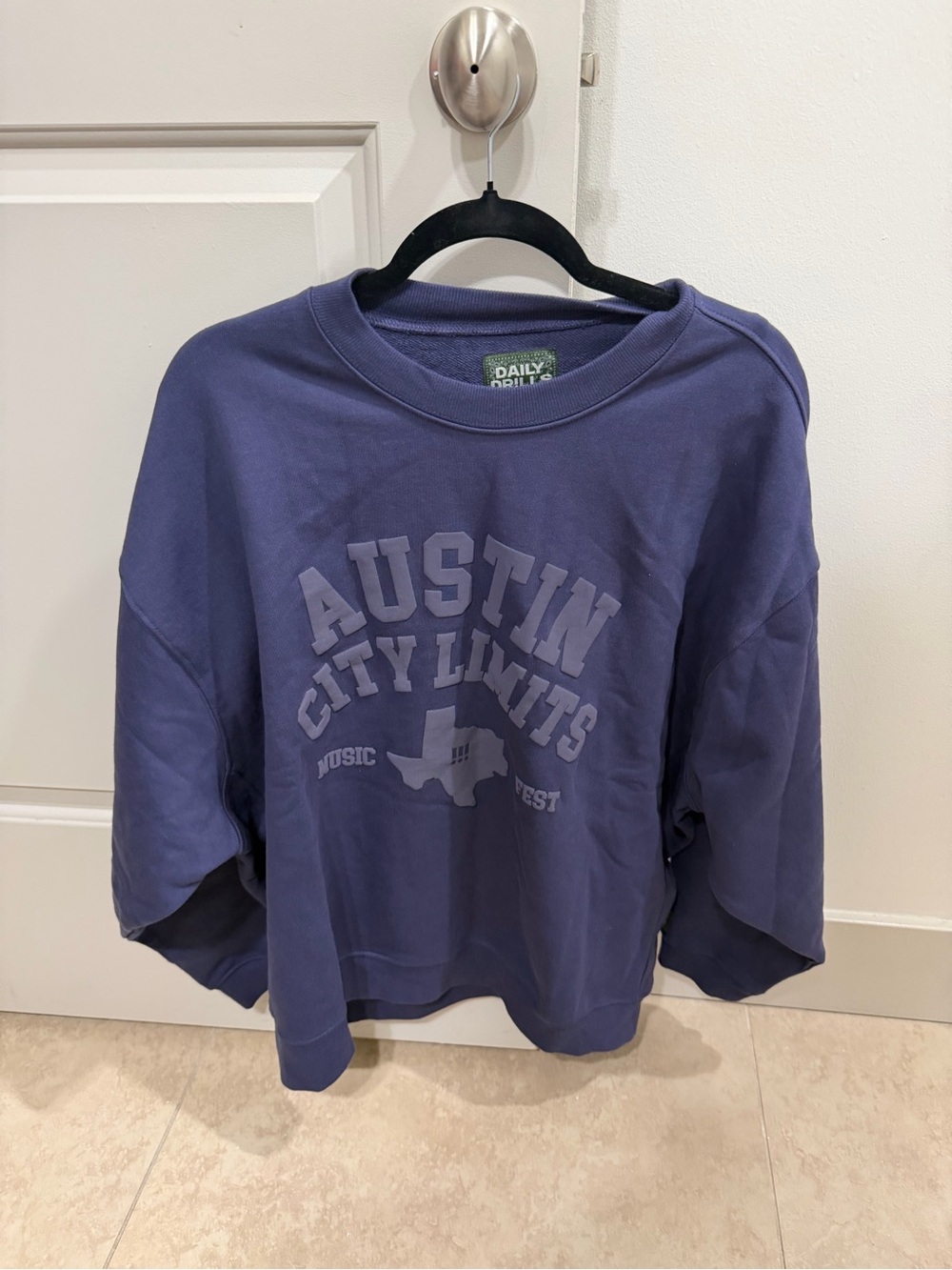 Daily Drills XSmall/Small X ACL Crewneck. 💙⚡️